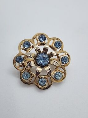 ✨️ 5 For 25 ✨️Gold-Tone Blue Crystal Floral Brooch